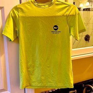 Vineyard Vines boy’s short sleeved t-shirt. Medium. EUC.